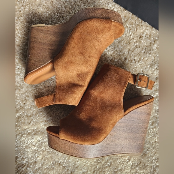 Womens Charlotte Russe wedge - open toe - Picture 1 of 7